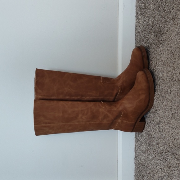 Steve Madden Riggs Boots - Picture 3 of 3